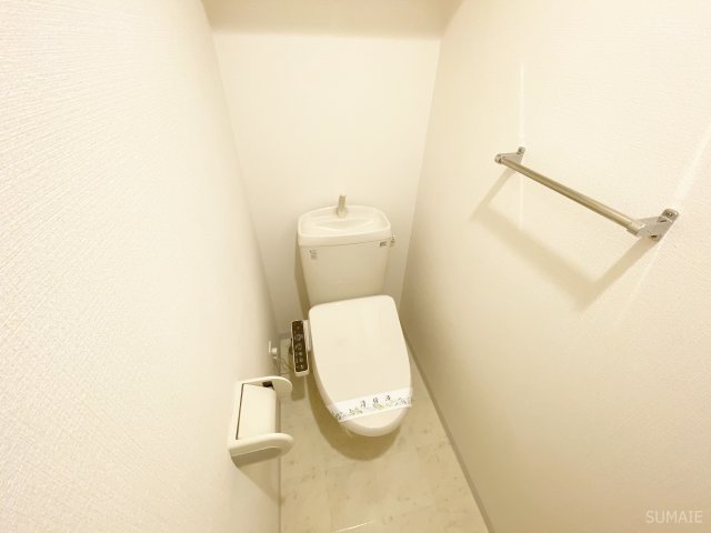 トイレ　温水洗浄便座付き！