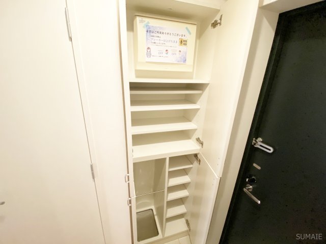 玄関　シューズボックス完備！