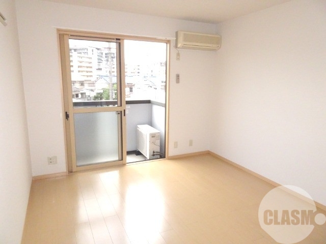 居室・リビング　明るいお部屋です♪