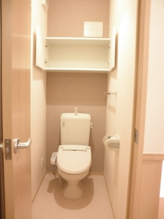 トイレ　ウォシュレット付のトイレです。
