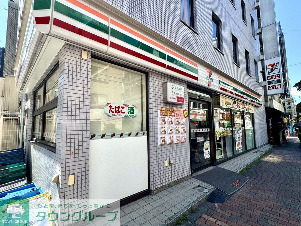 コンビニ　セブンイレブン港区芝2丁目店（コンビニ）まで70m