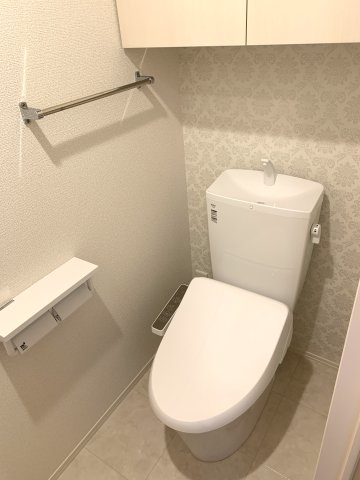 トイレ　温水洗浄暖房便座