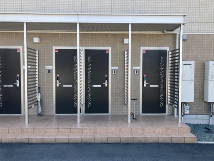 玄関　玄関外