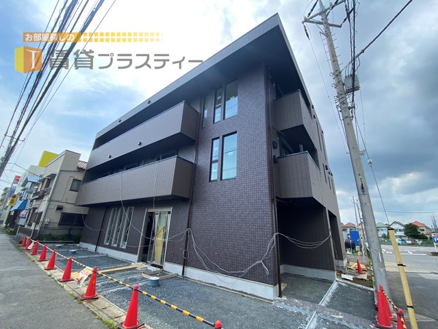 建物外観　あのショッピング通りからまっすぐの所に新築登場。