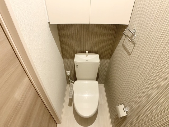 トイレ　温水洗浄便座
