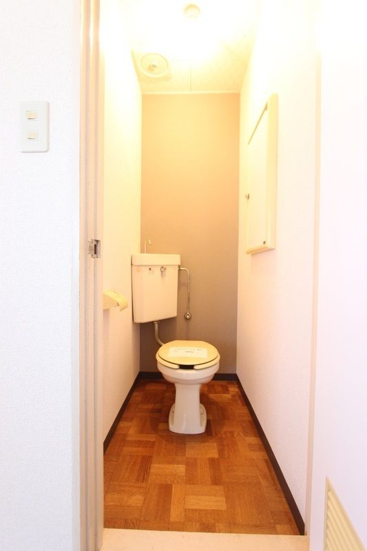 トイレ　清潔感のあるトイレです