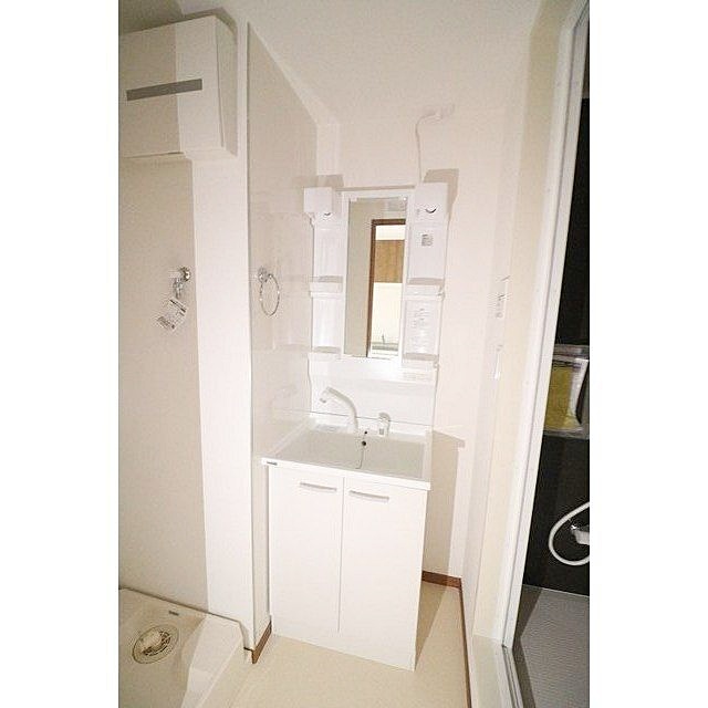 洗面設備　【南東向きの明るいお部屋！】お問い合わせはお早めに♪