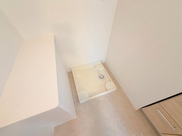 その他設備　嬉しい室内洗濯機置場。これで洗濯機も長持ちしますね。