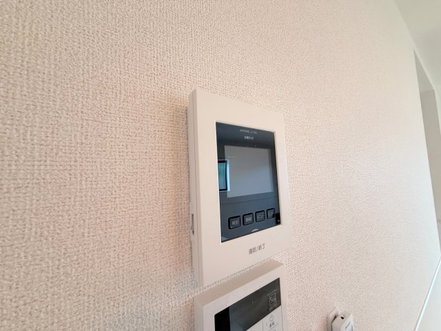 セキュリティ　TVモニターホンで来客が誰か確認してから開けて下さいね