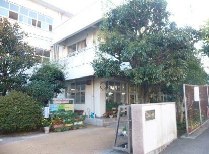 中学校　長崎市立滑石中学校（中学校）まで1070m
