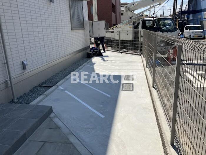 駐車場　駐車場に車を止められます