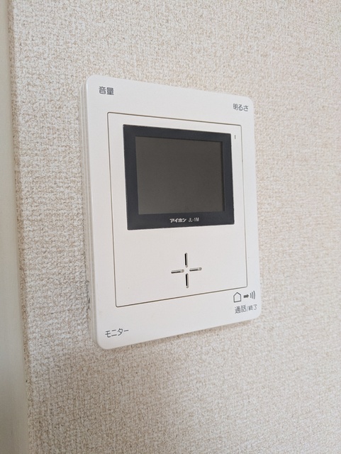 セキュリティ　★モニター付きインターホンで室内にいながら来客対応が出来ます