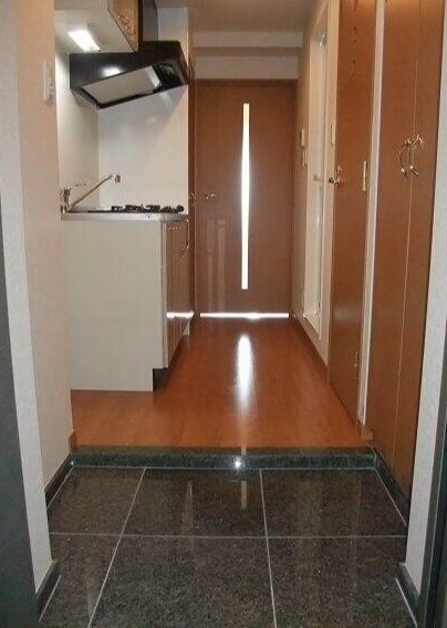 玄関　同物件別部屋参考写真です。