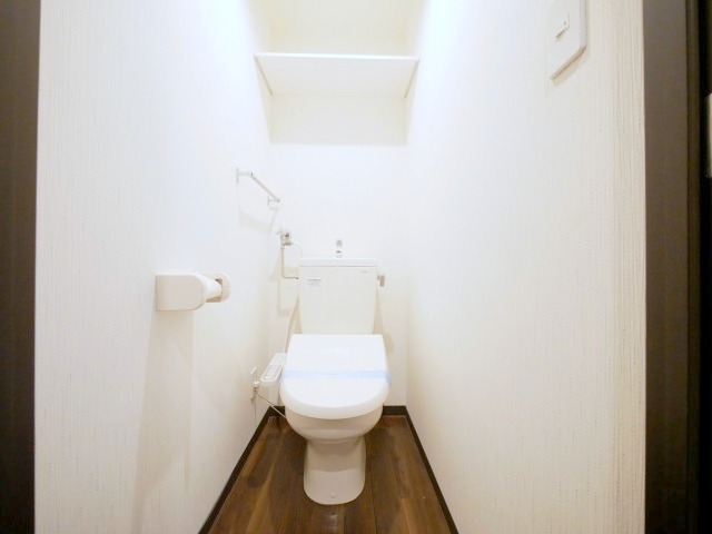 トイレ　ウォシュレット付きのトイレです♪