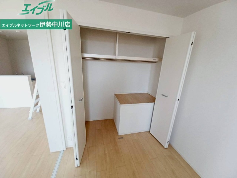 収納　同型参考写真