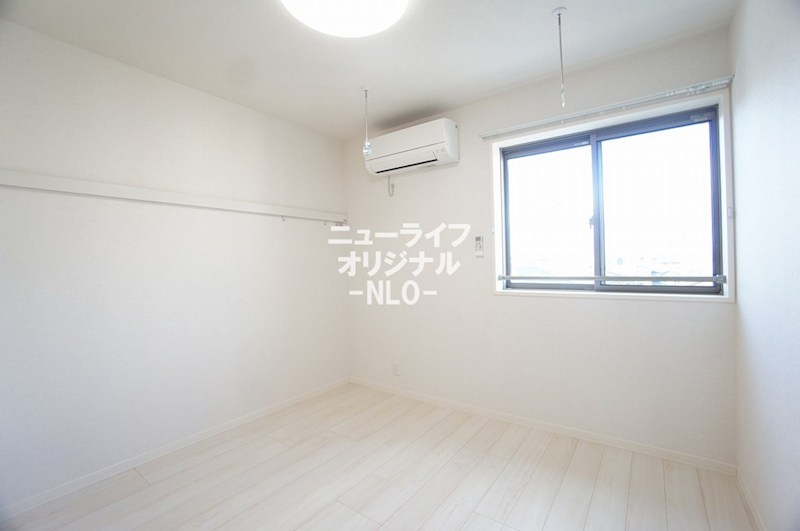その他部屋・スペース　5.5帖の寝室です。エアコン付きで快適に過ごせます