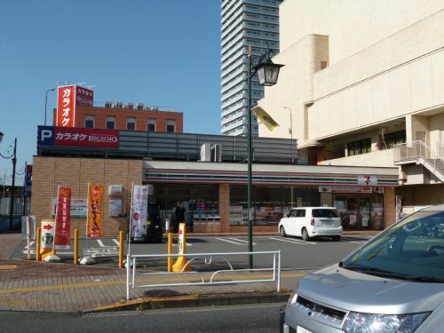 コンビニ　セブンイレブン（コンビニ）まで142m