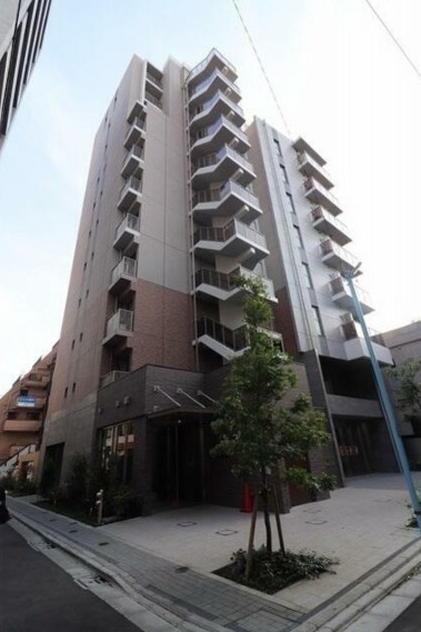 建物外観　鉄筋コンクリート造のがっちりとした建物。