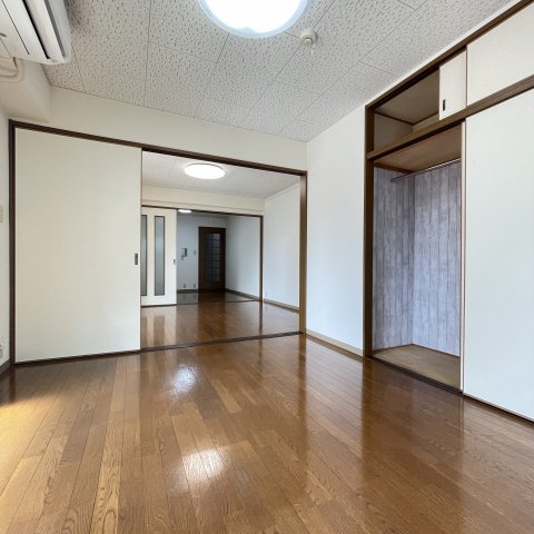 居室・リビング　同仕様タイプです