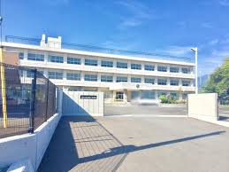 中学校　富士市立吉原第二中学校（中学校）まで1473m
