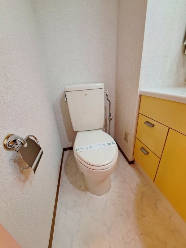 トイレ　※同建物参考写真