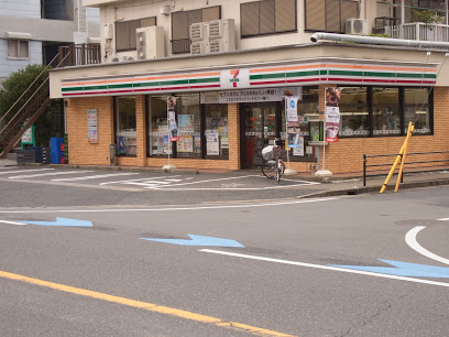 コンビニ　セブンイレブン 市川宝店（コンビニ）まで754m