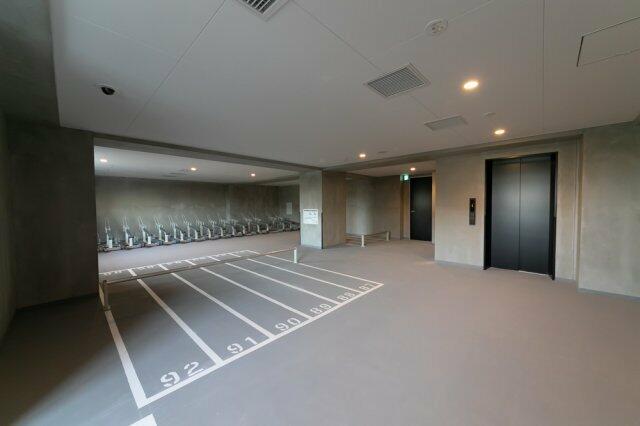駐車場　※参考写真　駐輪場