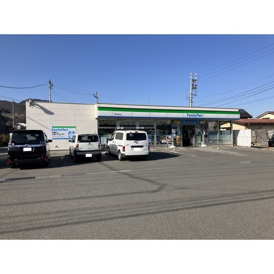 コンビニ　ファミリーマート長野伊勢宮店（コンビニ）まで228m