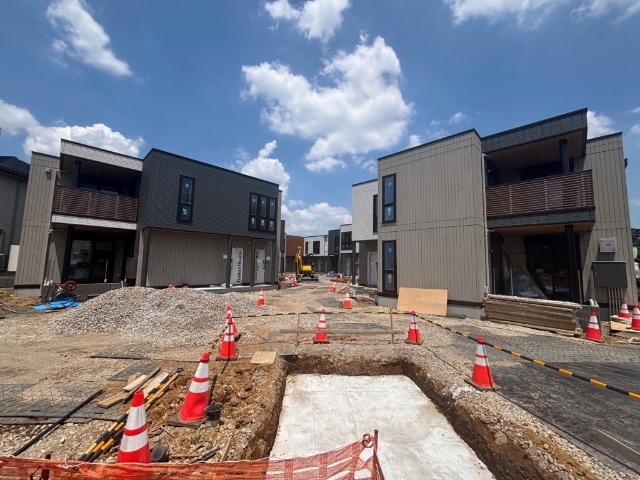 建物外観　建設中