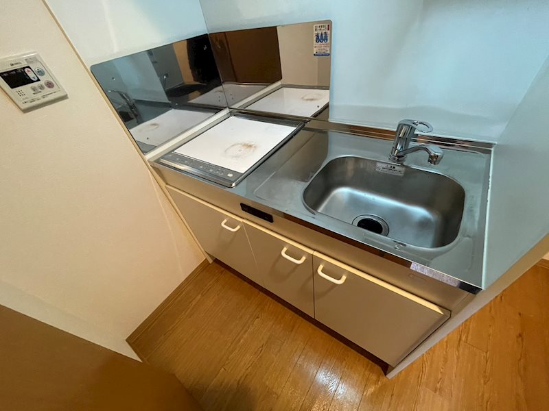 キッチン　同建物別号室の室内写真です。（106号室）