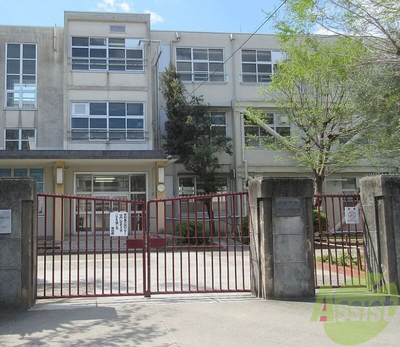中学校　西宮市立学文中学校（中学校）まで585m