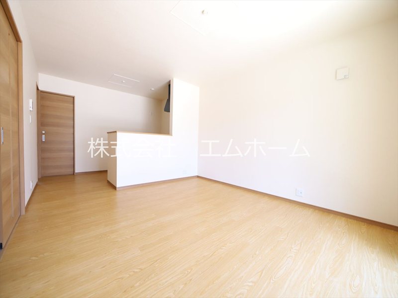 居室・リビング　LDK14帖　室内物干し　カウンターキッチン　同タイプ仕様写