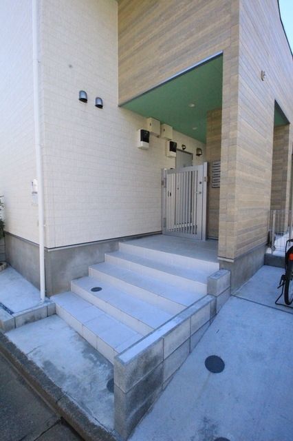 エントランス　★お問い合わせはタウンハウジング聖蹟桜ヶ丘店まで★