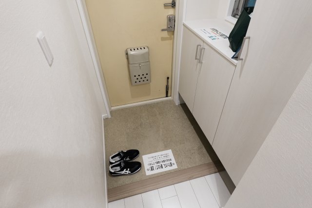 ユニハイム北田辺アクロスの玄関写真