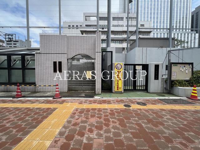 幼稚園・保育園　いずみこども園（幼稚園・保育園）まで327m
