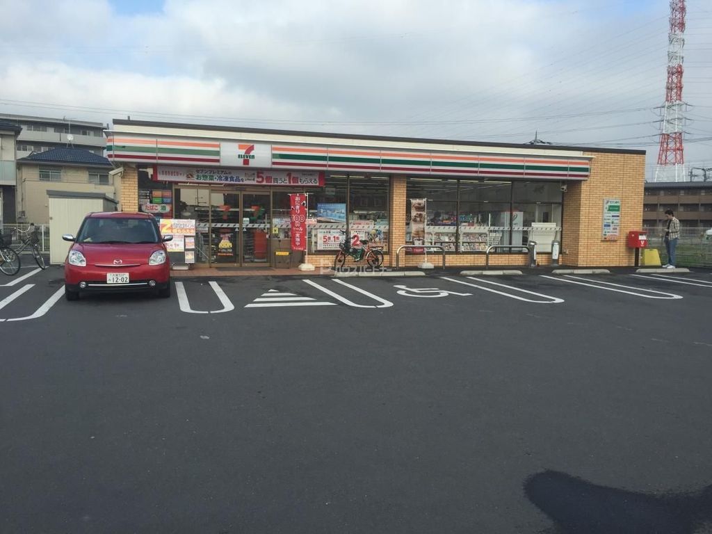 コンビニ　セブンイレブン八潮大瀬北店（コンビニ）まで210m