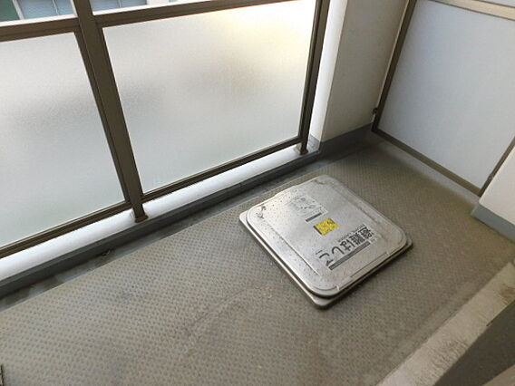 バルコニー　同マンション別部屋参照。