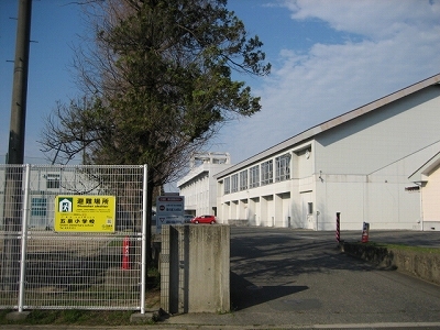 小学校　五泉市立五泉小学校（小学校）まで1900m
