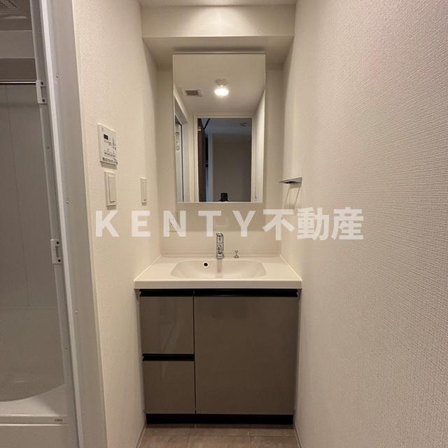 洗面設備　コンパクトで使いやすい洗面所