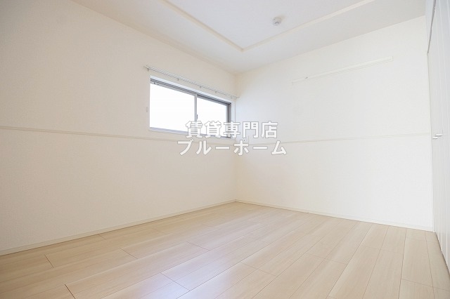 その他　6.1帖の広い洋室です！