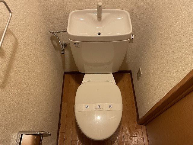 トイレ　参考写真掲載。