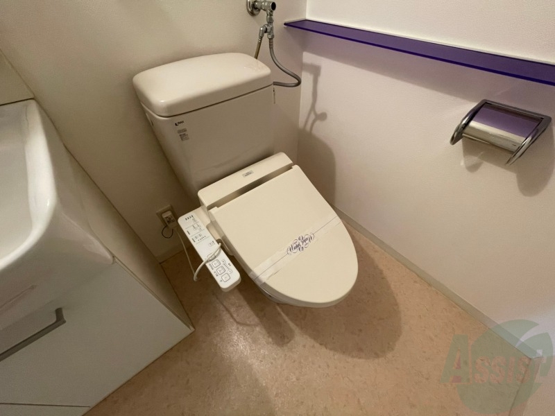 トイレ　ウォシュレット付きのトイレです。シャワートイレは日本の宝。