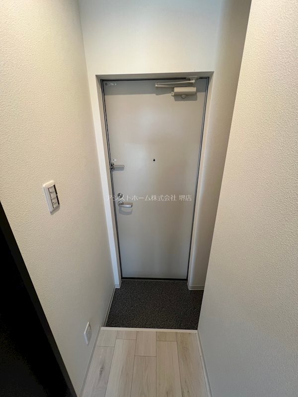 ジーメゾン堺石津ティースリーの玄関写真