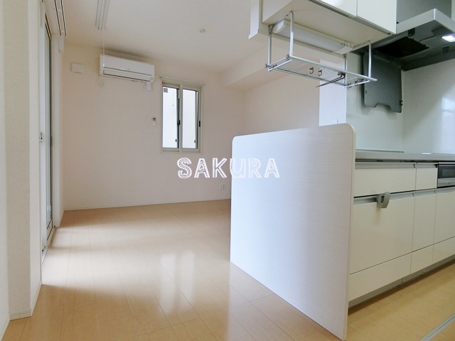 居室・リビング　こちらのリビングで趣味の時間をお楽しみください♪
