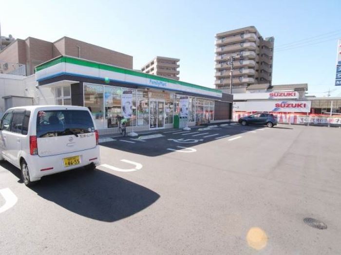 コンビニ　ファミリーマート 福岡小戸四丁目店（コンビニ）まで405m