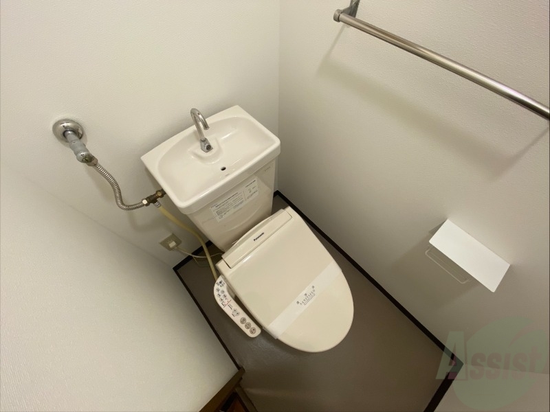 トイレ　こちらはトイレです。清潔感があり、安心して使用できます。