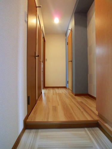玄関　別部屋写真現況優先