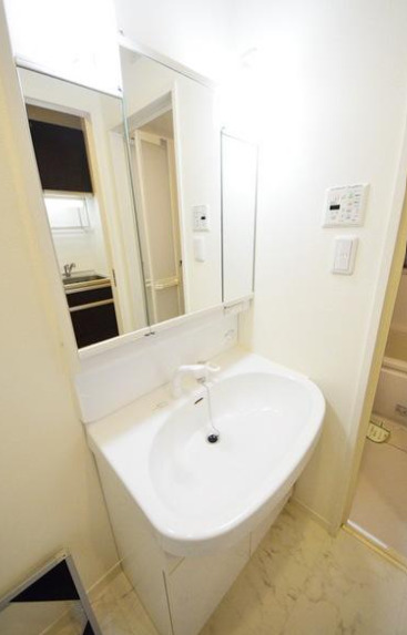 洗面設備　別部屋の画像を使用しております。