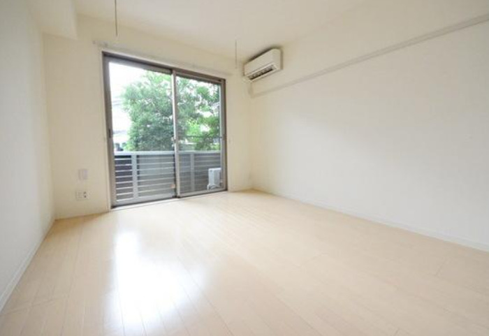 居室・リビング　別部屋の画像を使用しております。