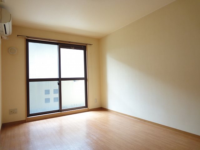 居室・リビング　別タイプの部屋写真です。